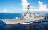 Cứu hộ tàu USS John S.McCain sau va chạm với tàu chở dầu Singapore